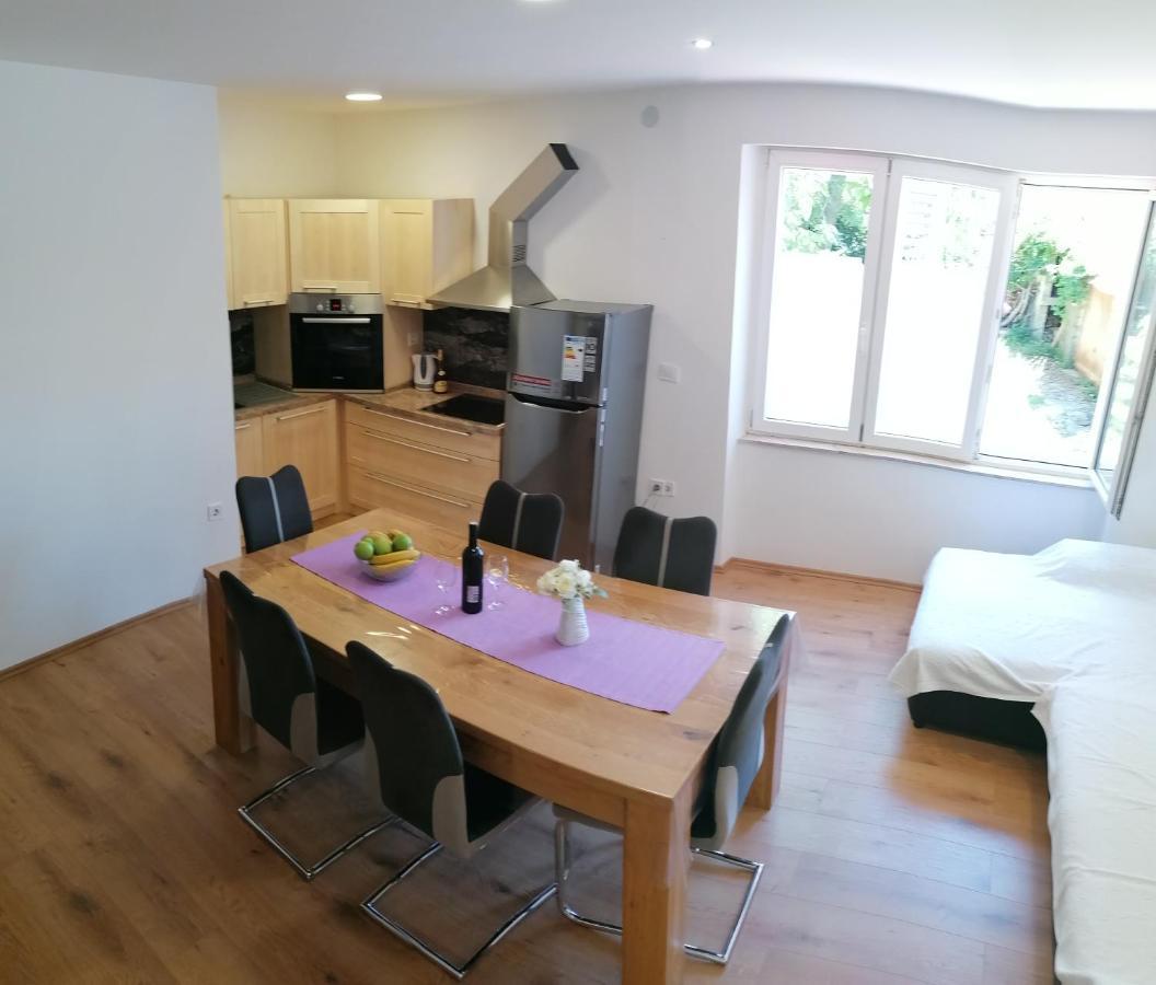 Apartment "B" 50 M From The Beach Zadar Buitenkant foto