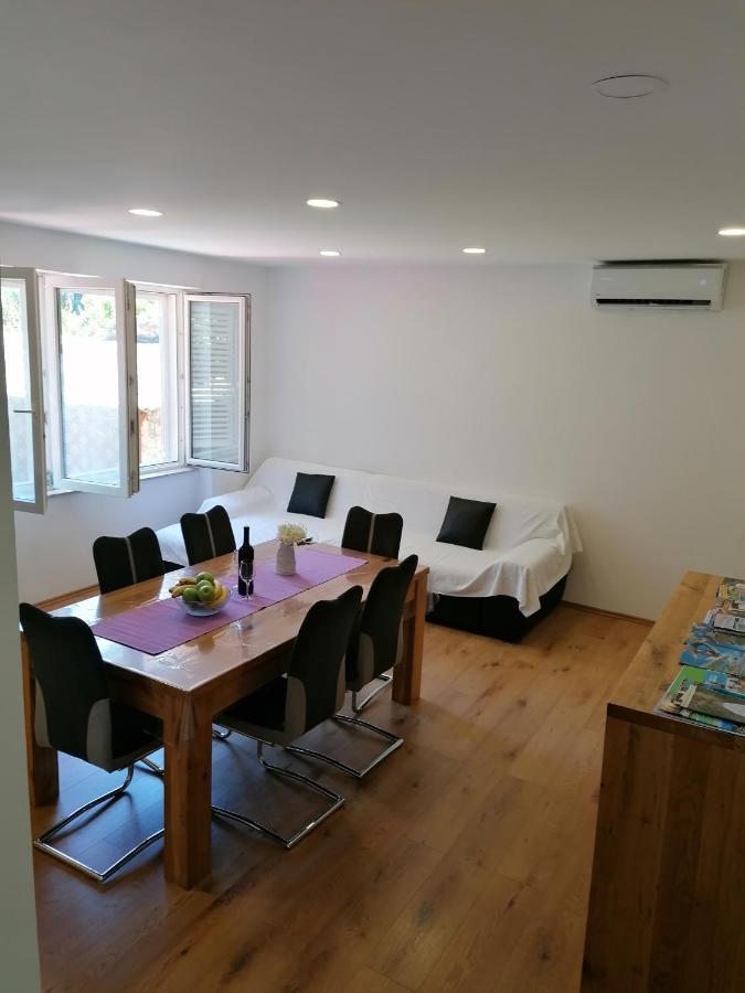 Apartment "B" 50 M From The Beach Zadar Buitenkant foto