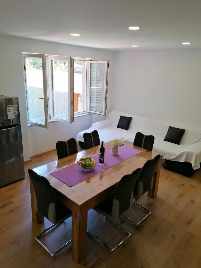 Apartment "B" 50 M From The Beach Zadar Buitenkant foto