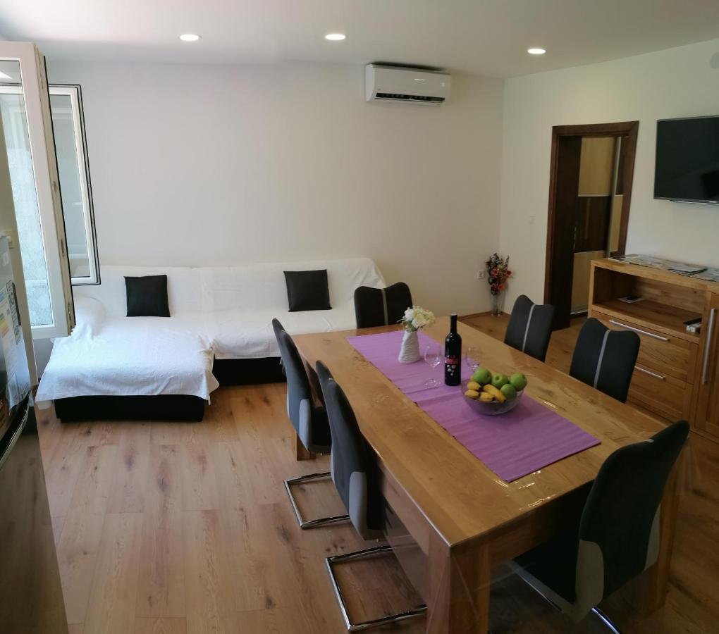 Apartment "B" 50 M From The Beach Zadar Buitenkant foto